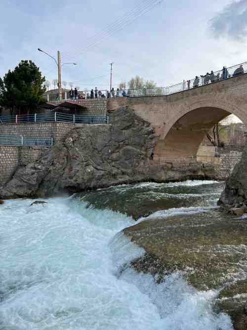 سفرنامه زمینی با خودرو به اصفهان شهرکرد بوشهر کیش پل زمانخان