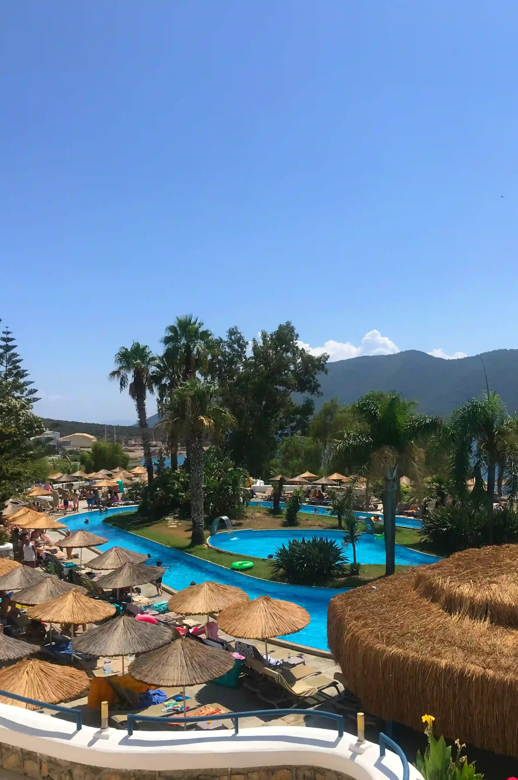 فیلم هتل هالیدی ریزورت بدروم ترکیه | اقامتی لوکس