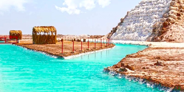 آبشار نمک پتاس خور و بیابانک